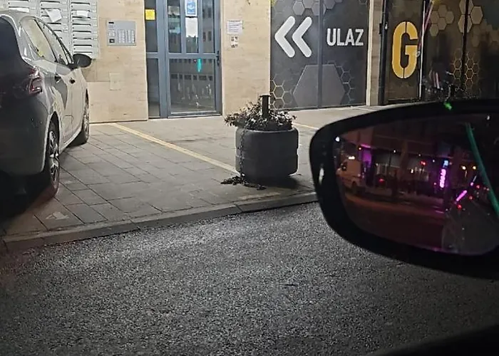 Izo شقة نوفي بازار