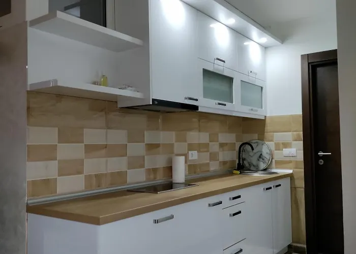 Izo * نوفي بازار